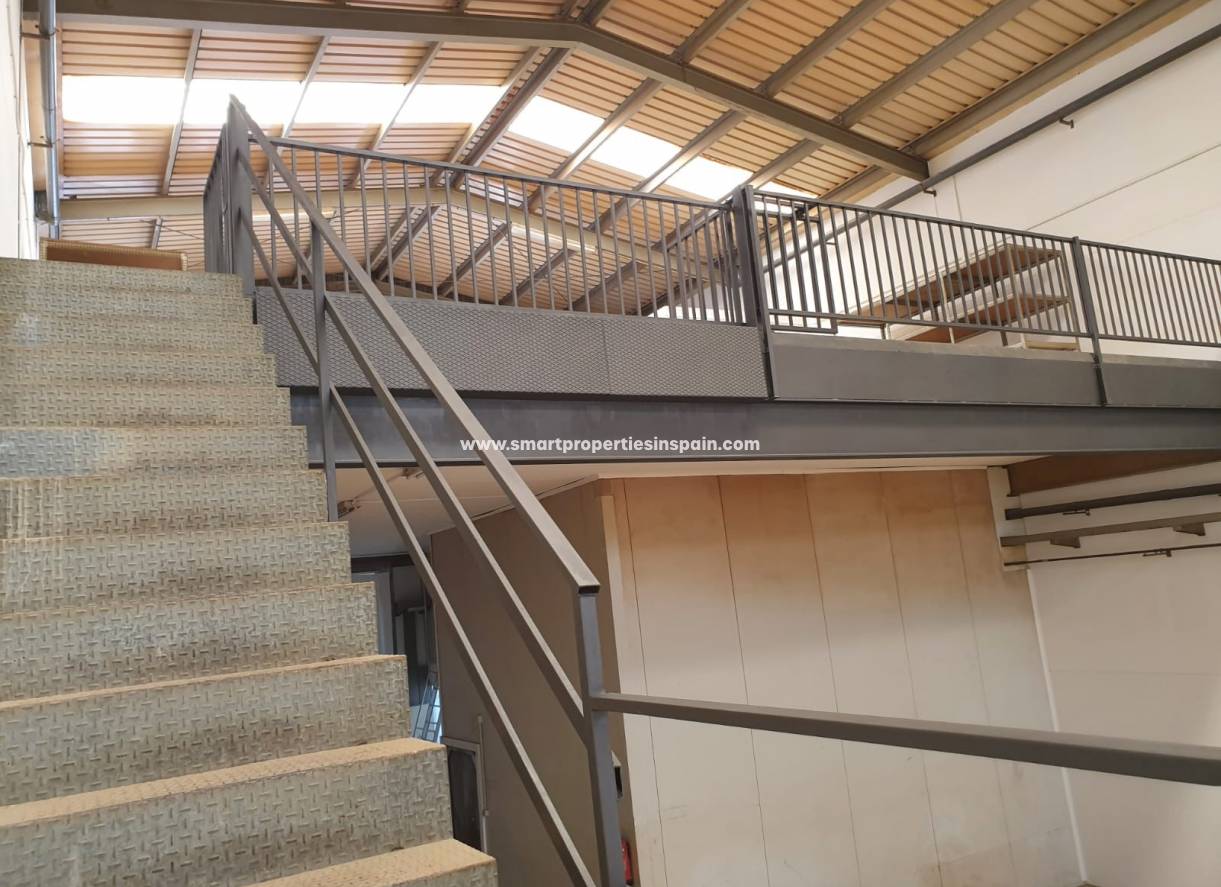 Wederverkoop - Commercial - Elche