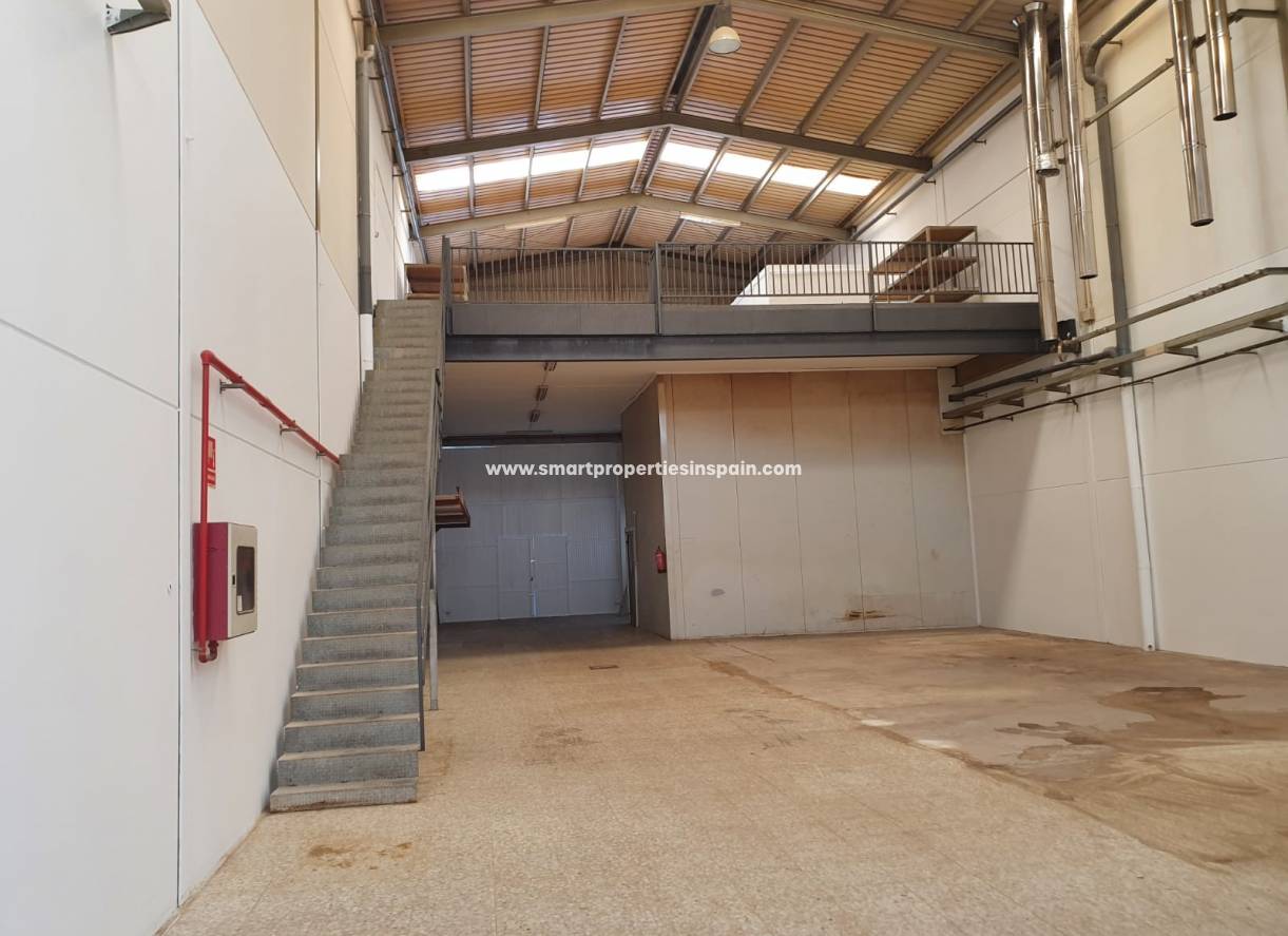 Wederverkoop - Commercial - Elche