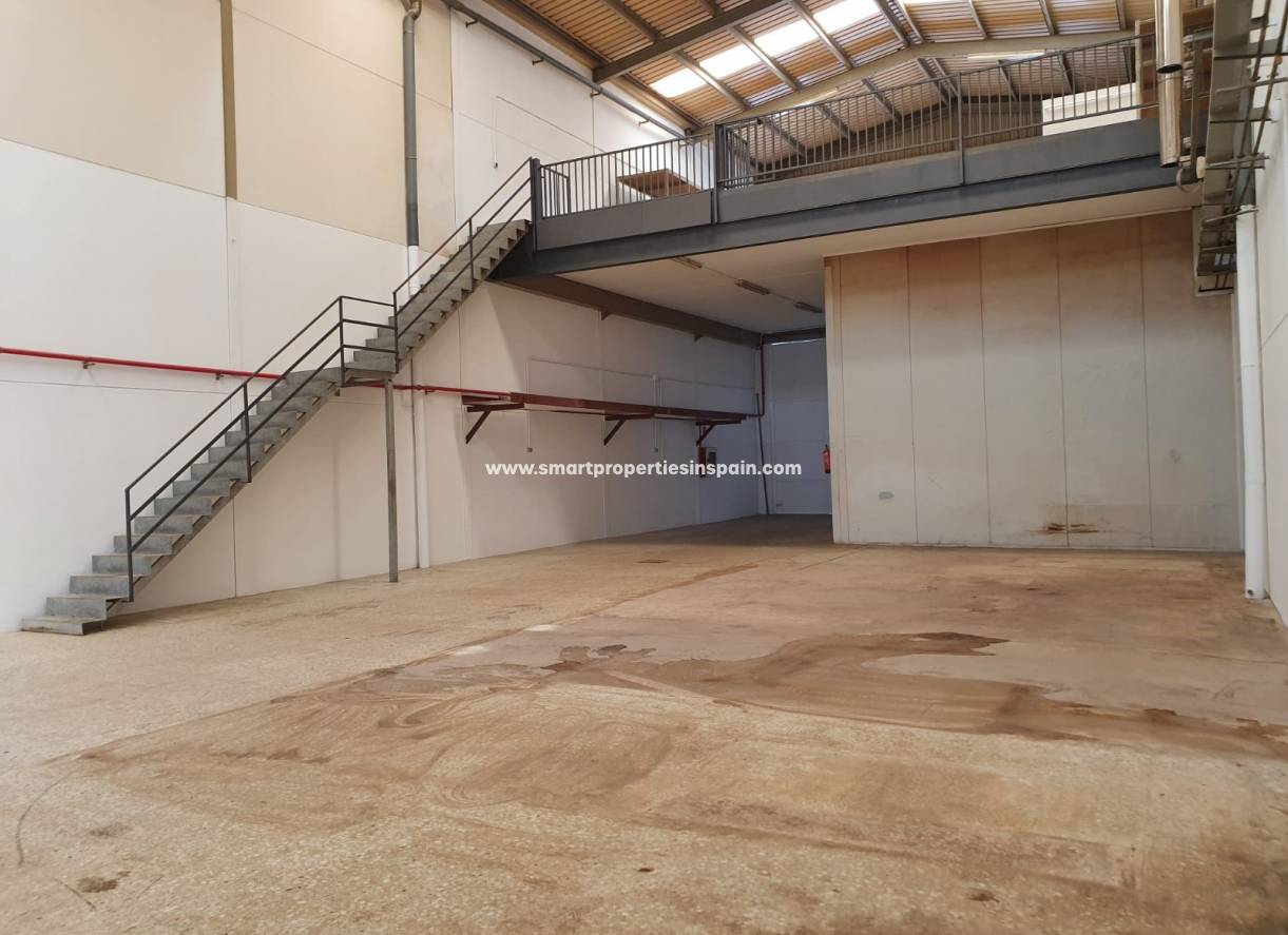 Wederverkoop - Commercial - Elche