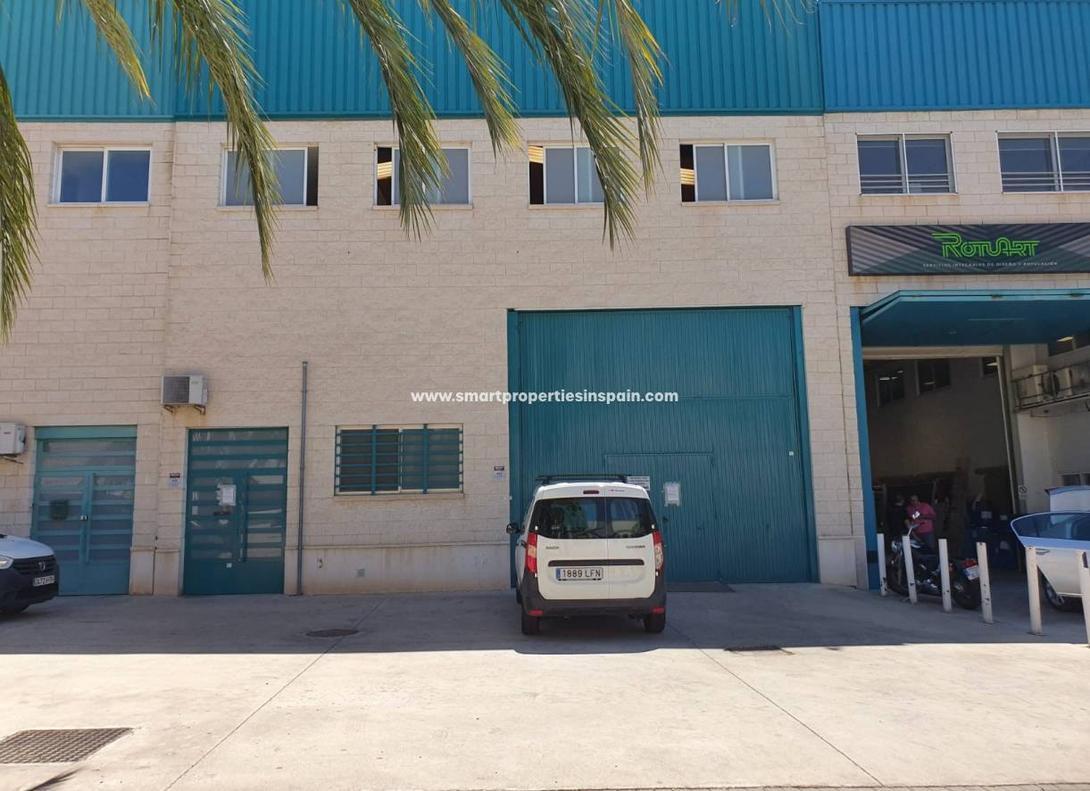 Wederverkoop - Commercial - Elche
