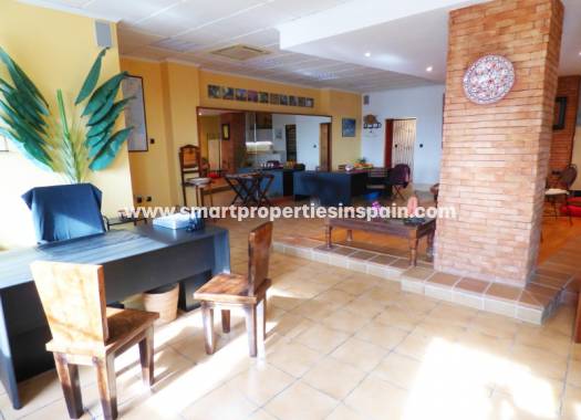 Wederverkoop - Commercial - La Marina - La Marina Village