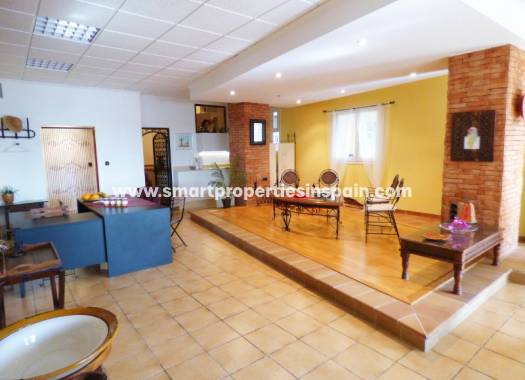 Wederverkoop - Commercial - La Marina - La Marina Village