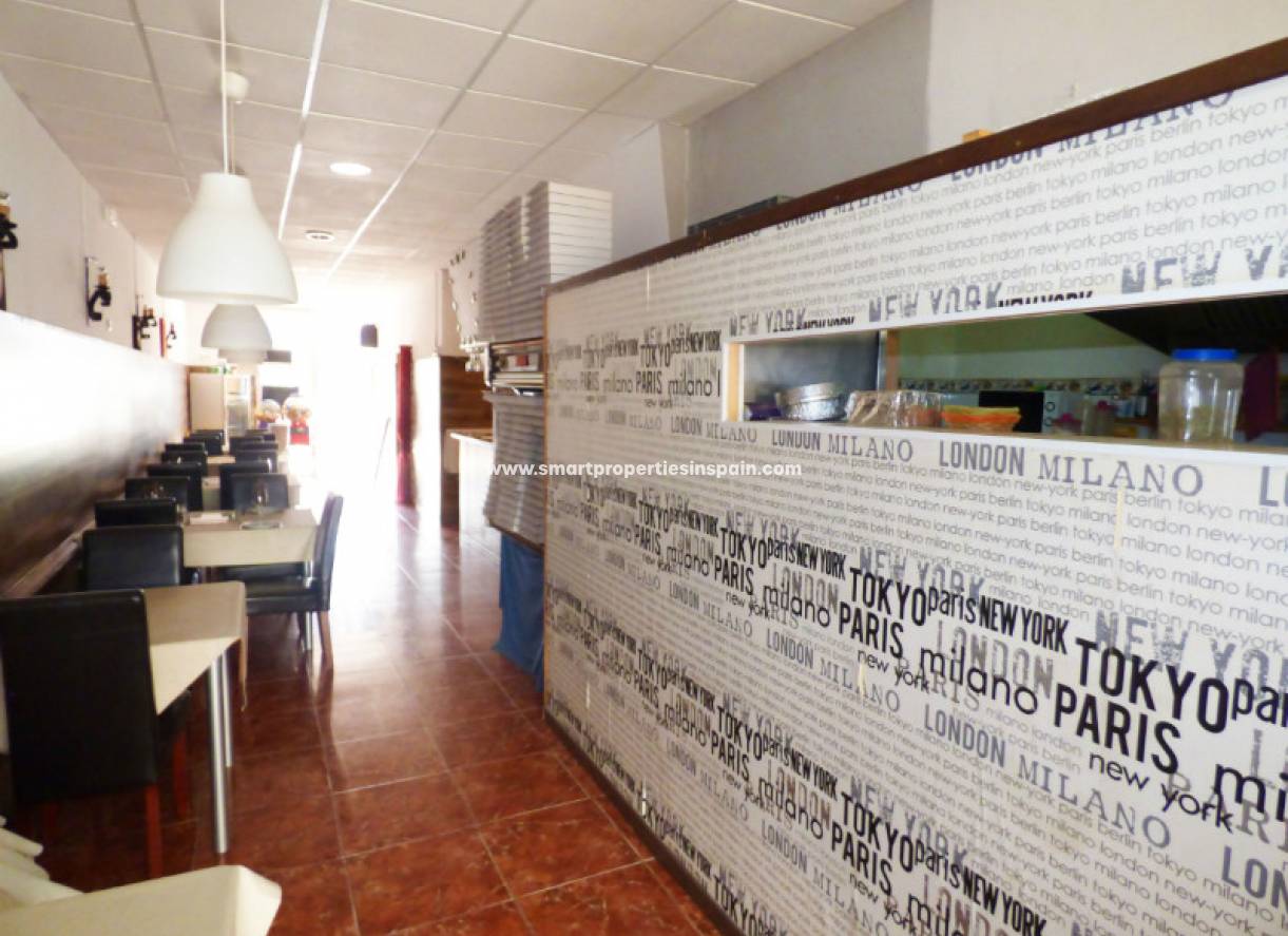 Wederverkoop - Commercial - La Marina - Urbanización La Marina