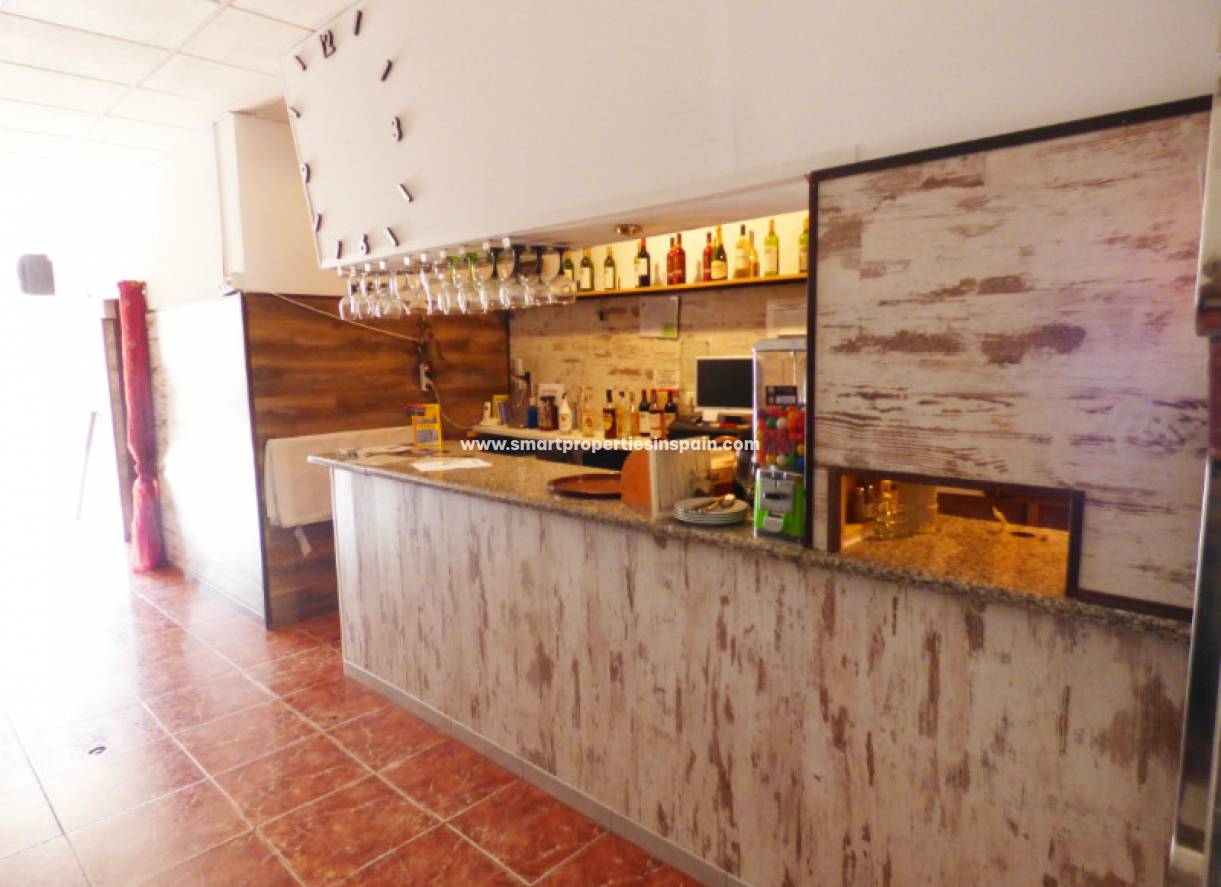 Wederverkoop - Commercial - La Marina - Urbanización La Marina