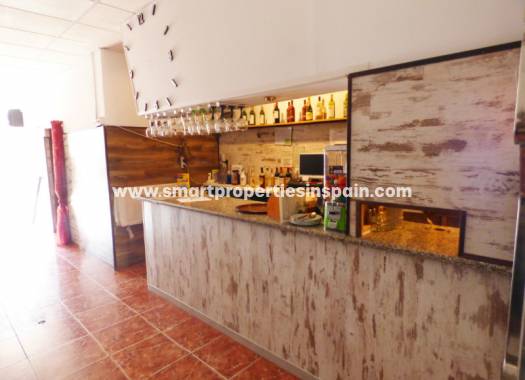 Wederverkoop - Commercial - La Marina - Urbanización La Marina