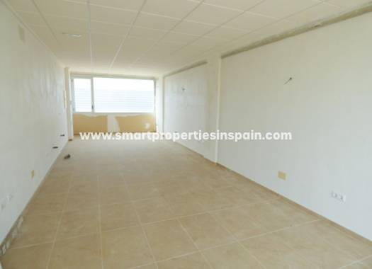 Wederverkoop - Commercial - La Marina - Urbanización La Marina