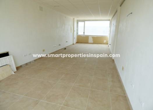 Wederverkoop - Commercial - La Marina - Urbanización La Marina