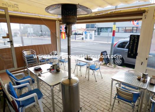 Wederverkoop - Commercial - La Marina - Urbanización La Marina