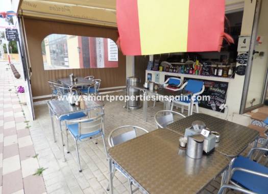 Wederverkoop - Commercial - La Marina - Urbanización La Marina