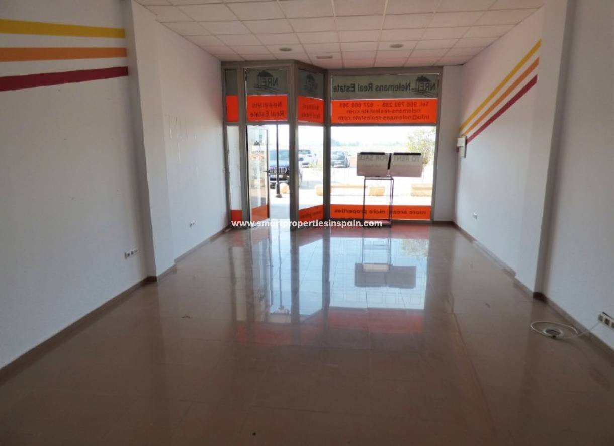 Wederverkoop - Commercial - La Marina - Urbanización La Marina