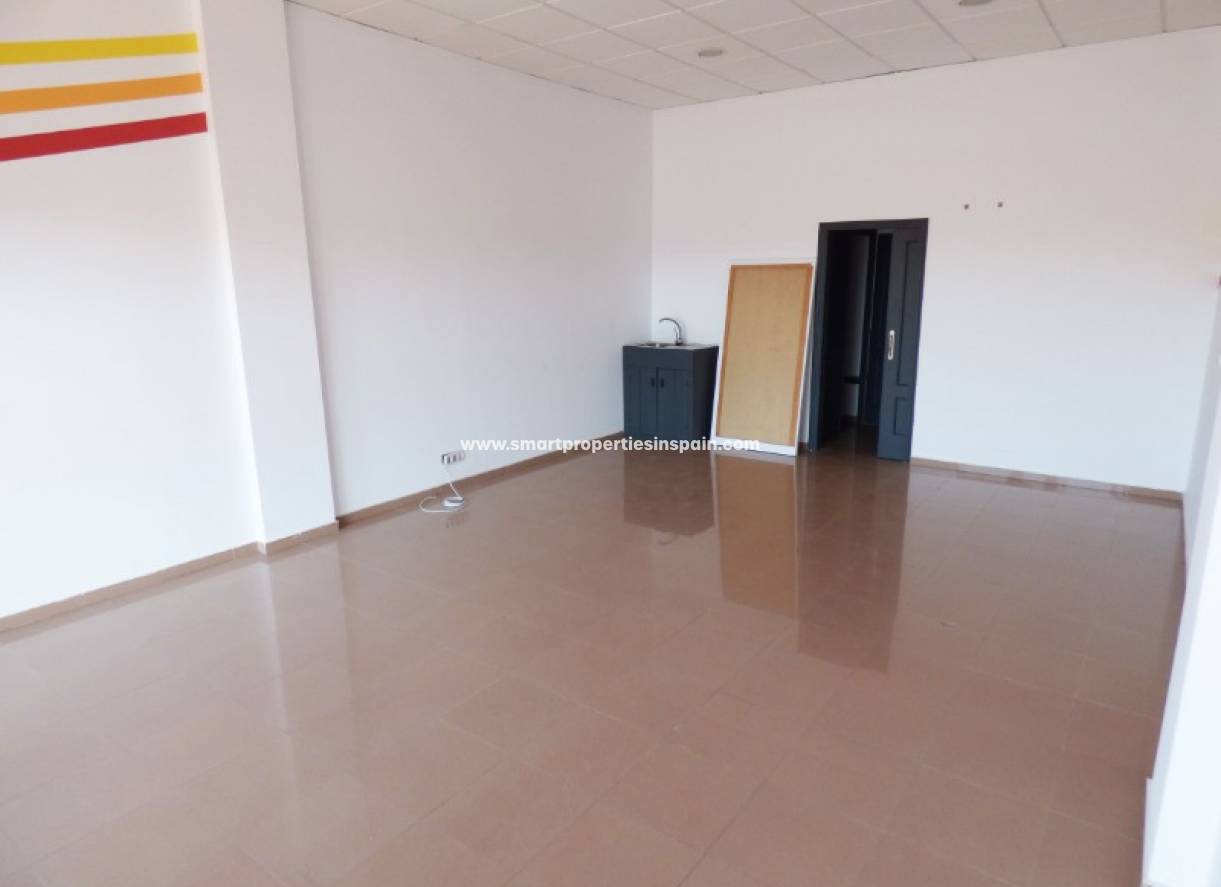 Wederverkoop - Commercial - La Marina - Urbanización La Marina