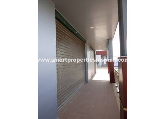 Wederverkoop - Commercial - La Marina - Urbanización La Marina