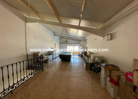 Wederverkoop - Commercial - La Marina - Urbanización La Marina