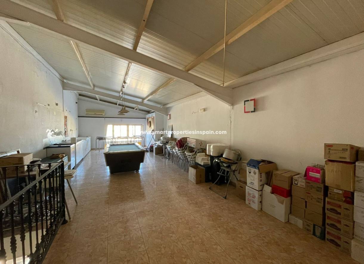 Wederverkoop - Commercial - La Marina - Urbanización La Marina