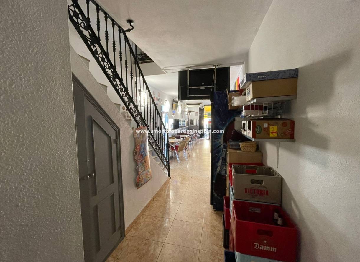 Wederverkoop - Commercial - La Marina - Urbanización La Marina