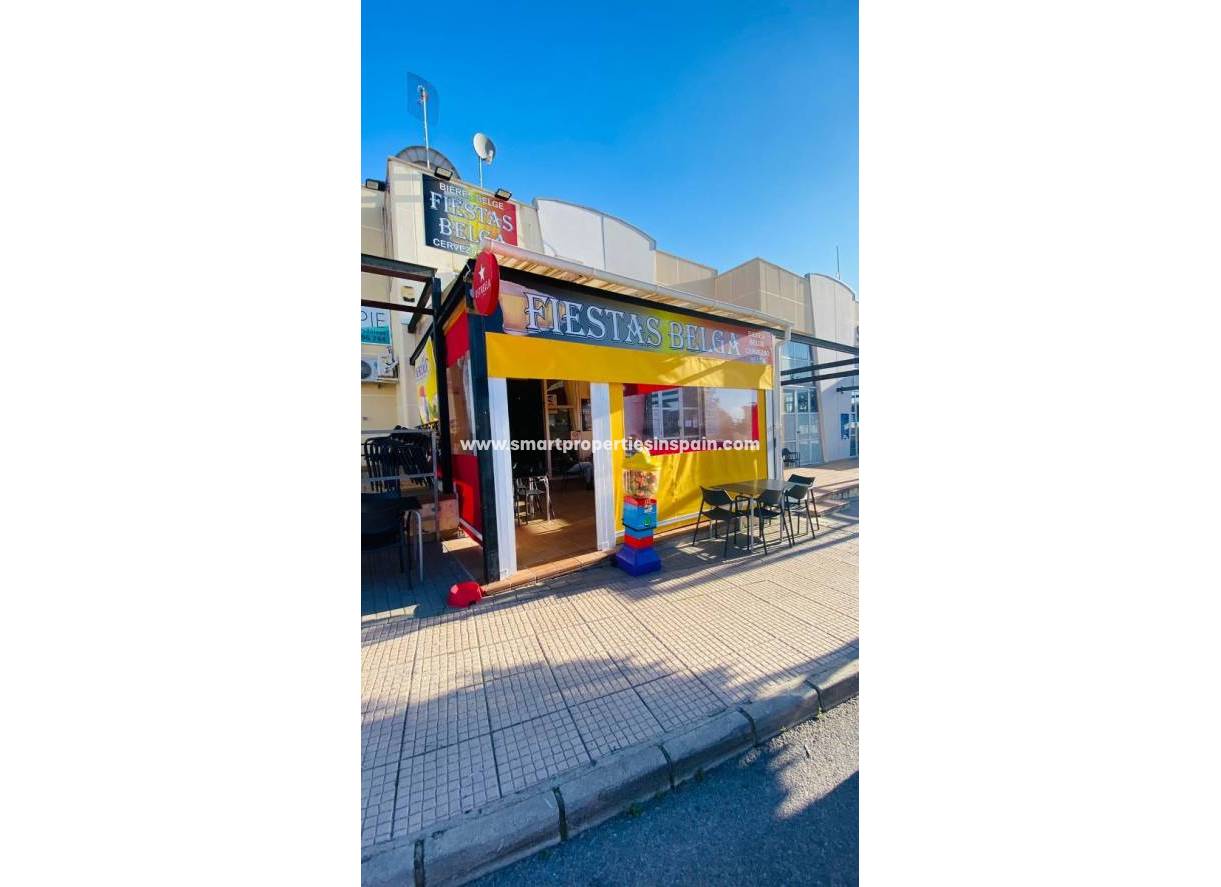 Wederverkoop - Commercial - La Marina - Urbanización La Marina