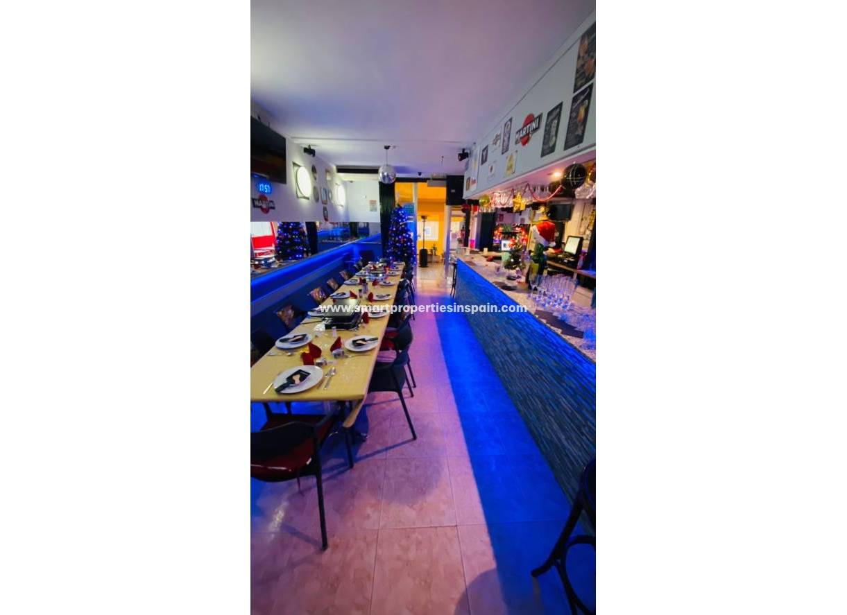 Wederverkoop - Commercial - La Marina - Urbanización La Marina