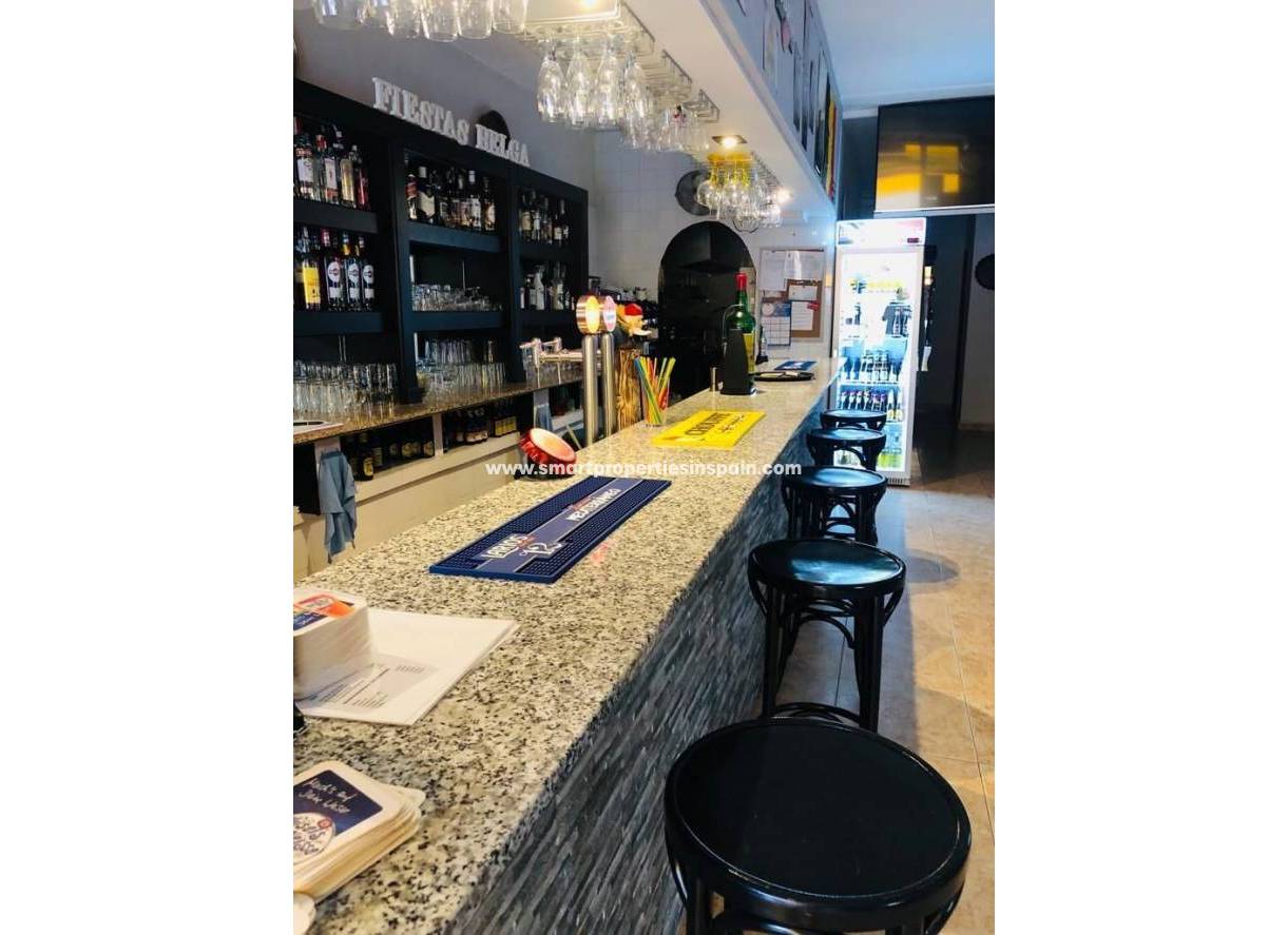 Wederverkoop - Commercial - La Marina - Urbanización La Marina