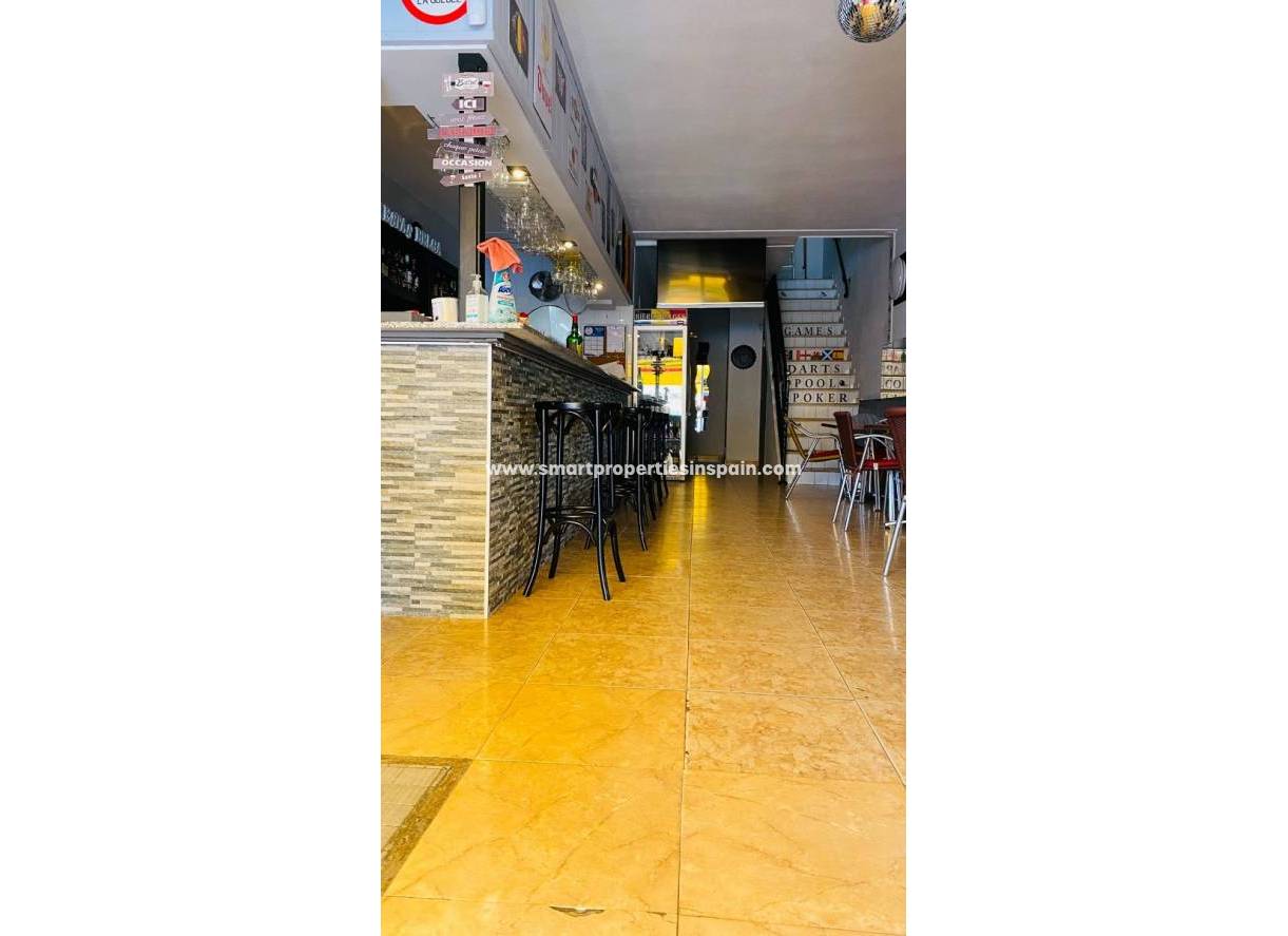 Wederverkoop - Commercial - La Marina - Urbanización La Marina