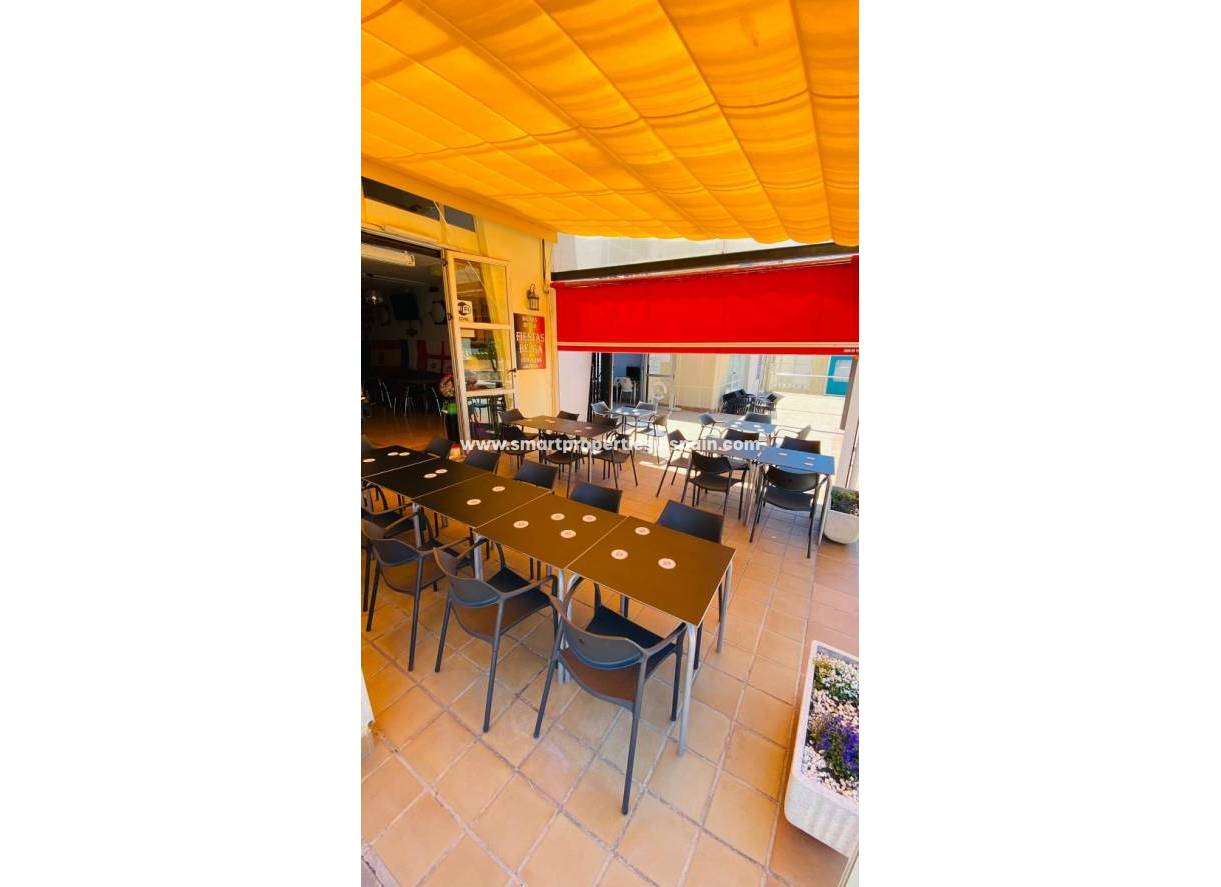 Wederverkoop - Commercial - La Marina - Urbanización La Marina