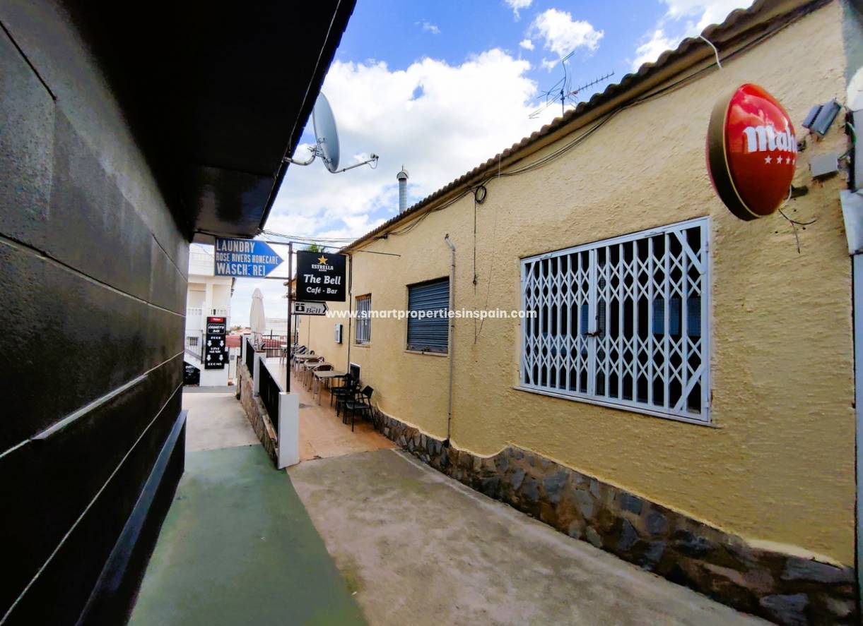Wederverkoop - Commercial - La Marina - Urbanización La Marina