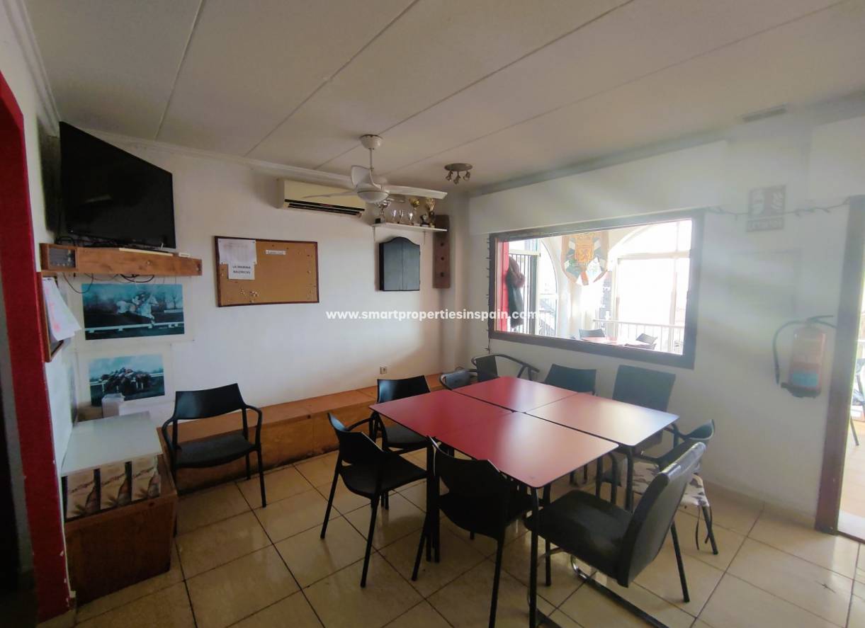 Wederverkoop - Commercial - La Marina - Urbanización La Marina