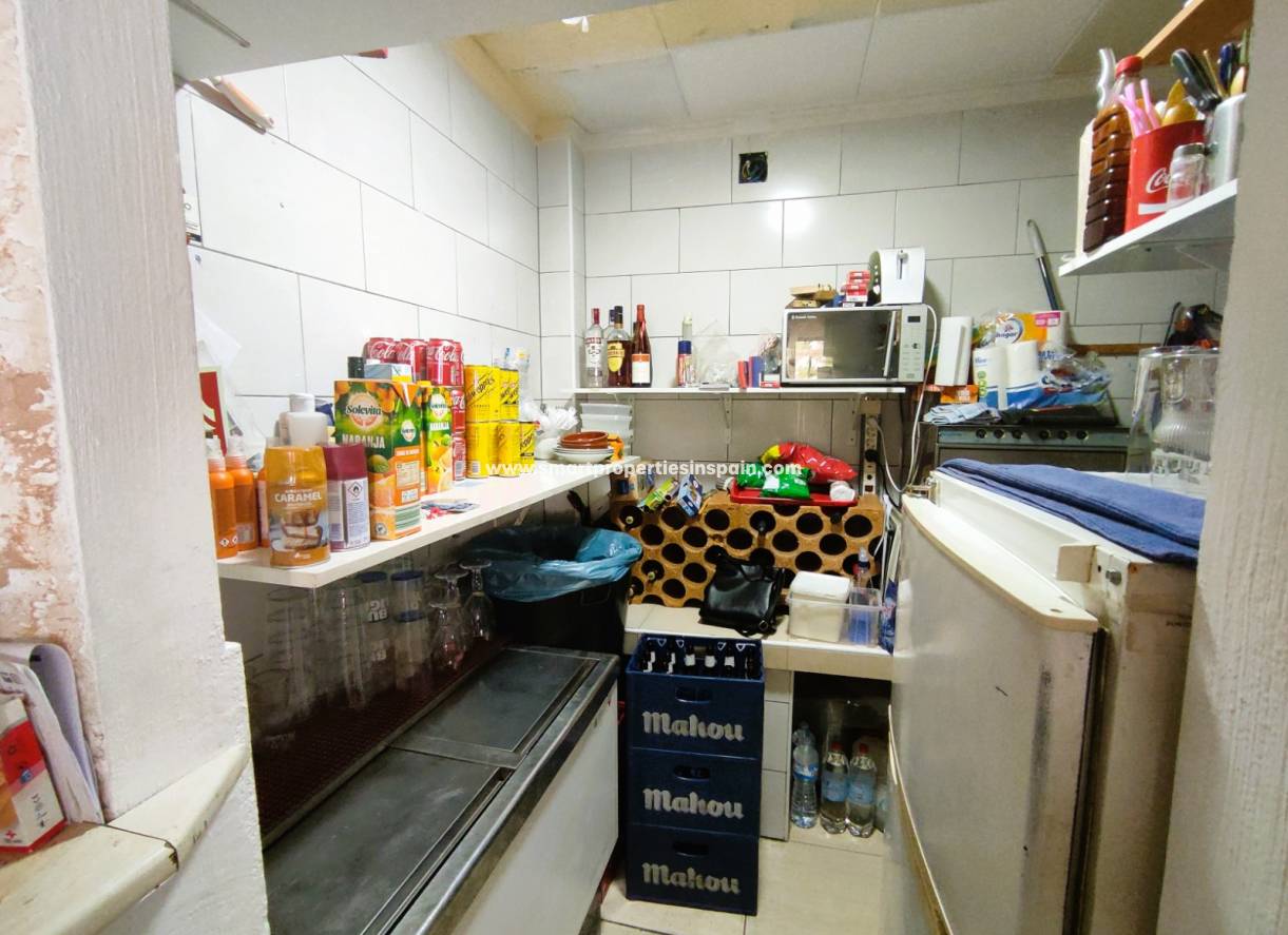 Wederverkoop - Commercial - La Marina - Urbanización La Marina