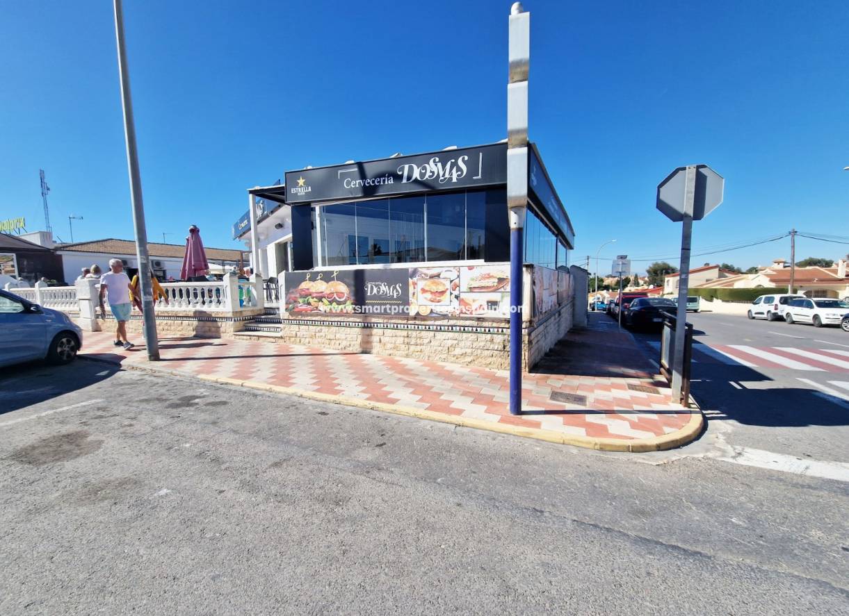 Wederverkoop - Commercial - La Marina - Urbanización La Marina