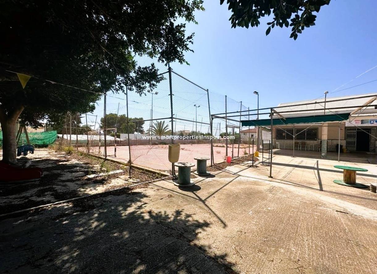 Wederverkoop - Commercial - La Marina - Urbanización La Marina