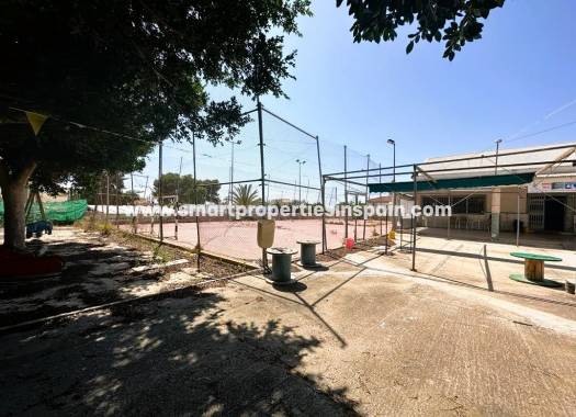 Wederverkoop - Commercial - La Marina - Urbanización La Marina