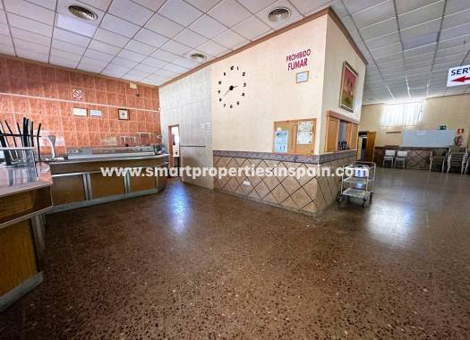 Wederverkoop - Commercial - La Marina - Urbanización La Marina