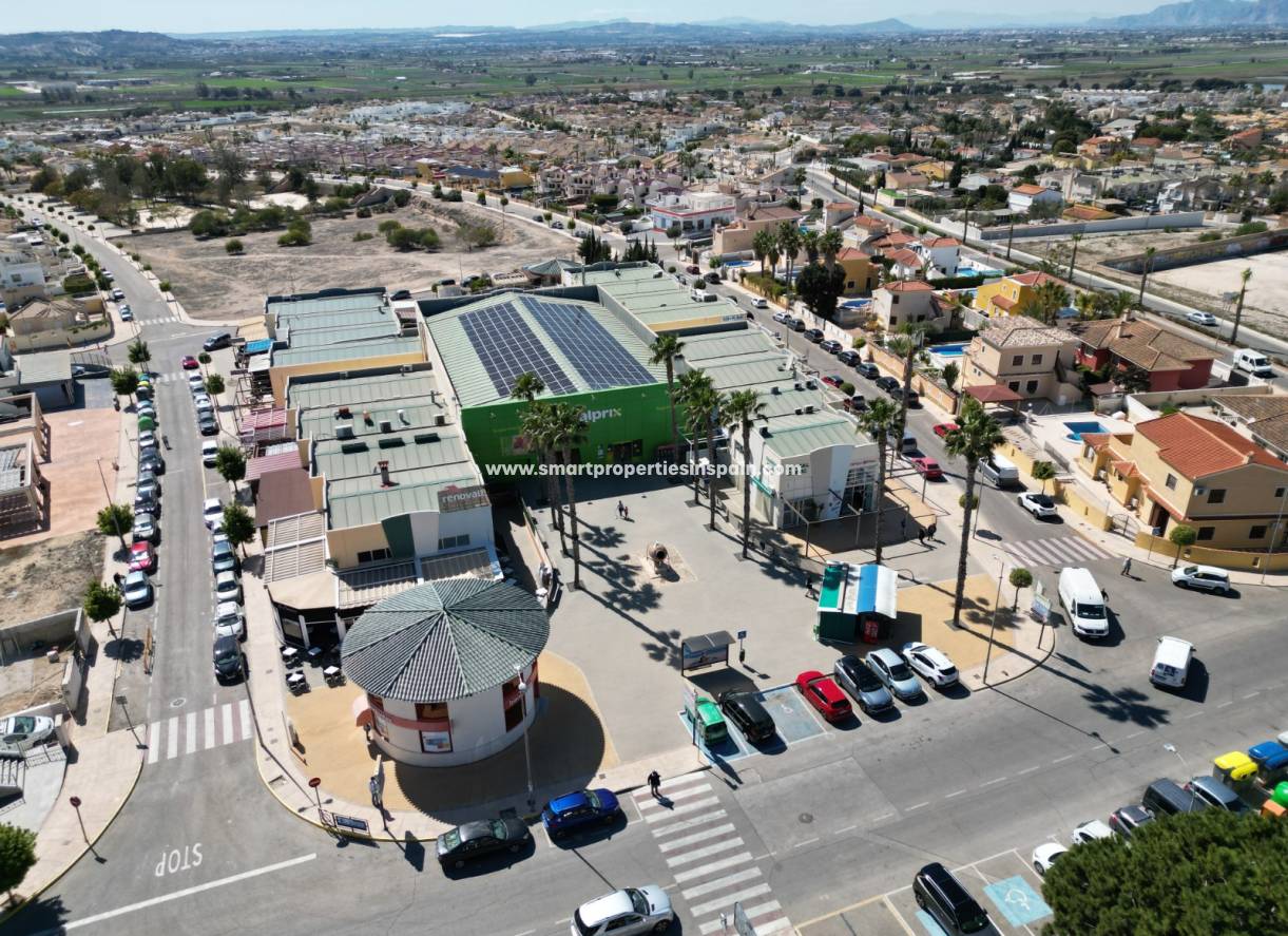 Wederverkoop - Commercial - La Marina - Urbanización La Marina