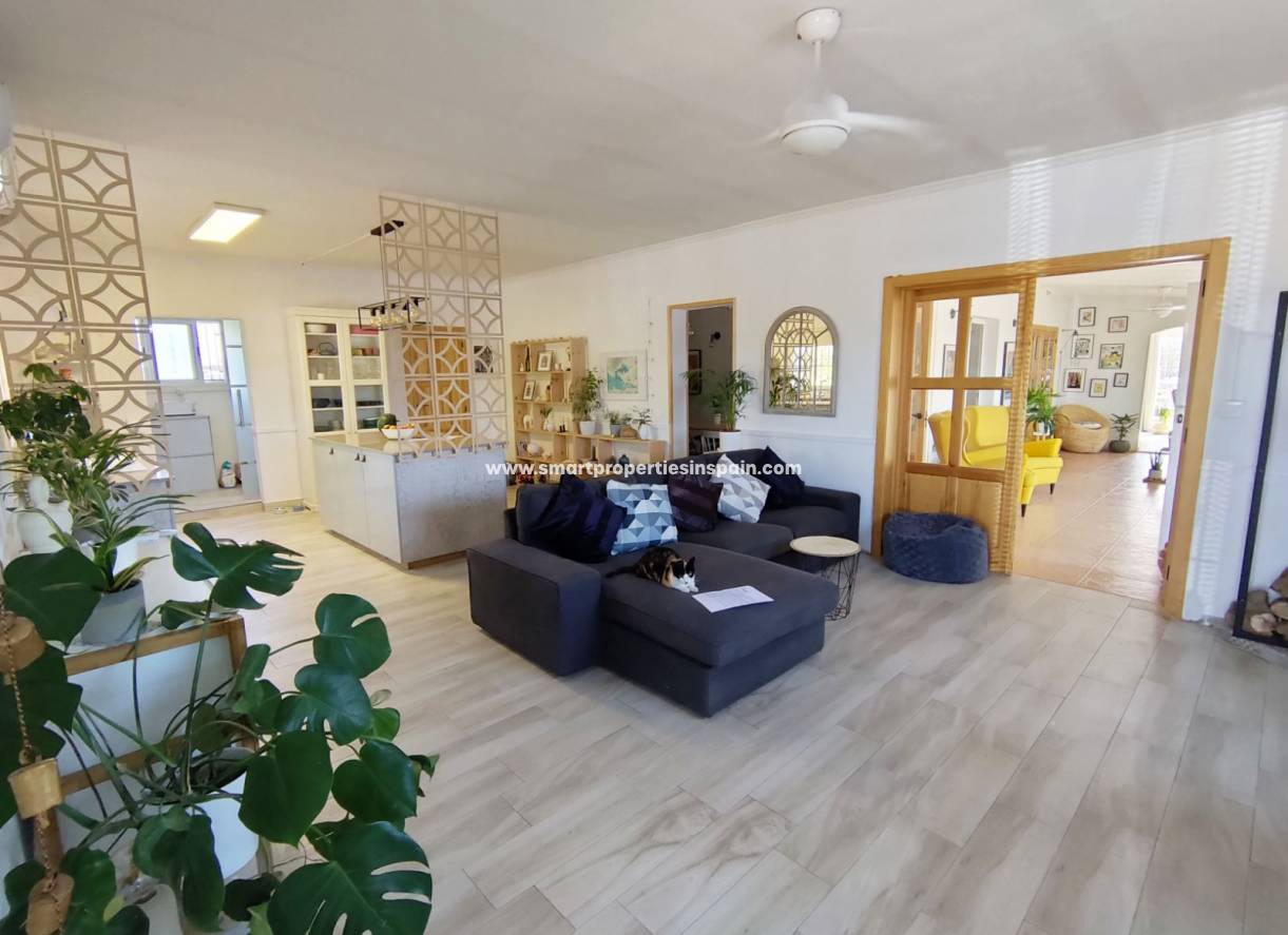 Wederverkoop - Country House - Dolores - dolores