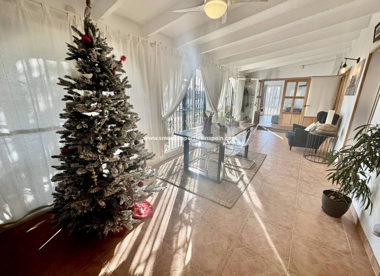 Wederverkoop - Country House - Dolores - dolores