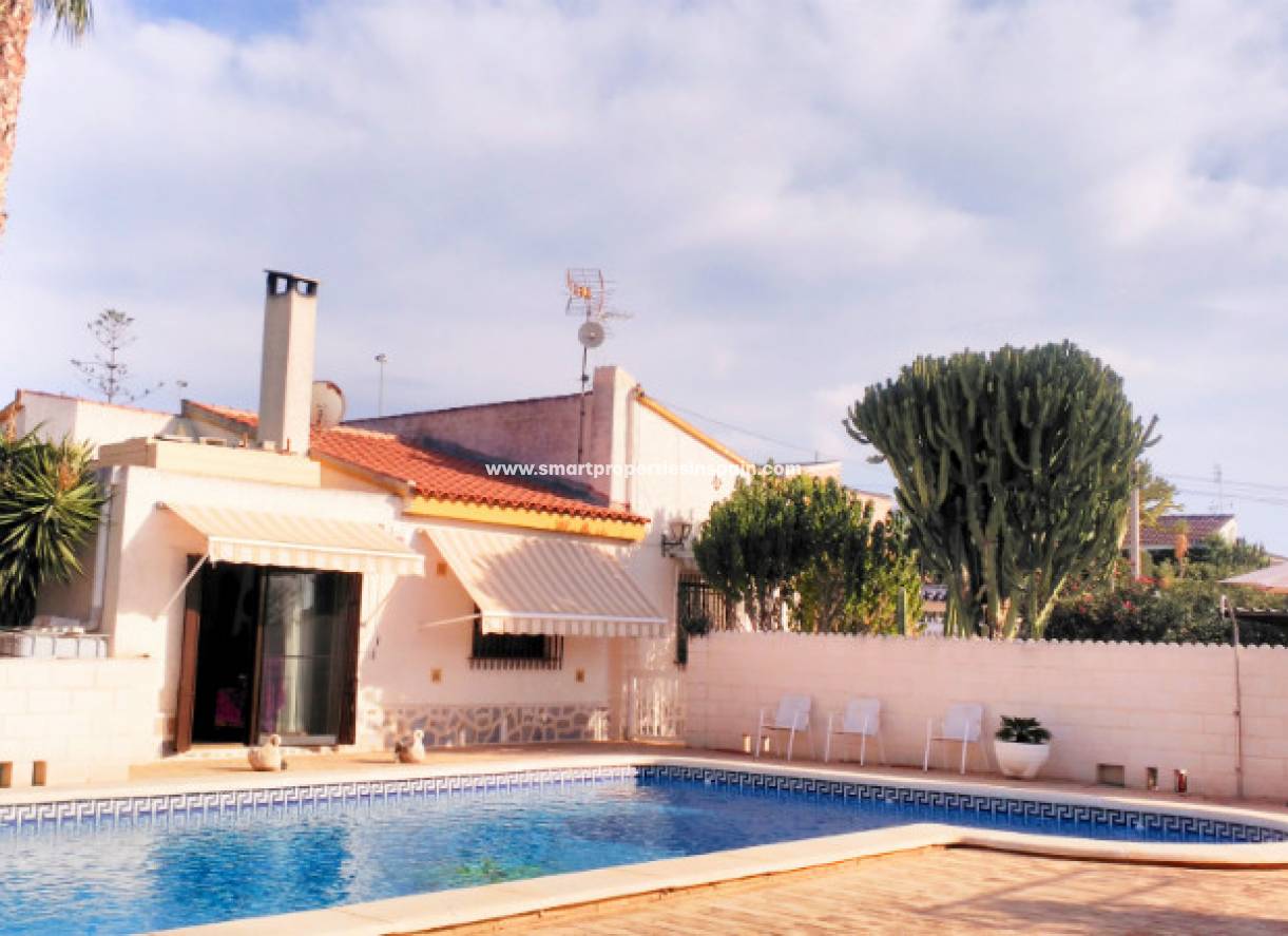 Wederverkoop - Country House - La Marina - Urbanización La Marina