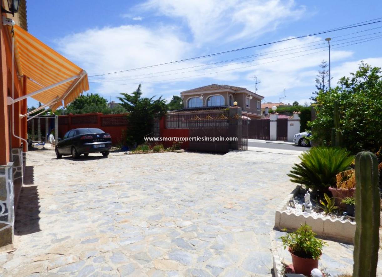 Wederverkoop - Country House - La Marina - Urbanización La Marina