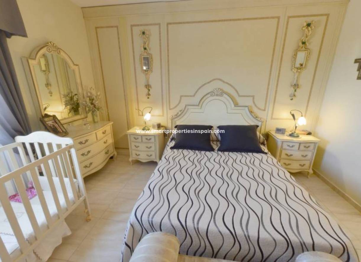 Wederverkoop - Detached Villa - Alicante