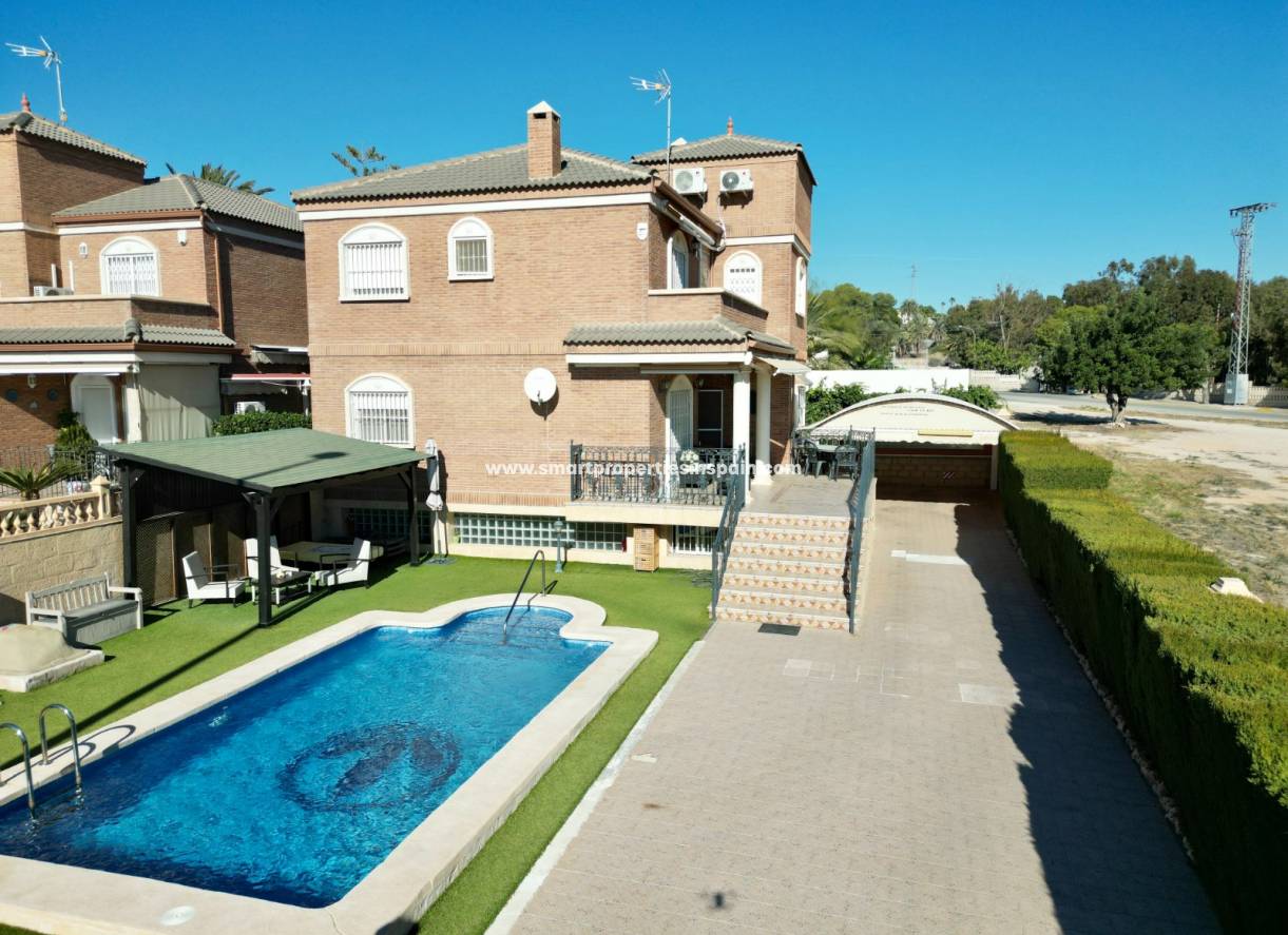 Wederverkoop - Detached Villa - Elche