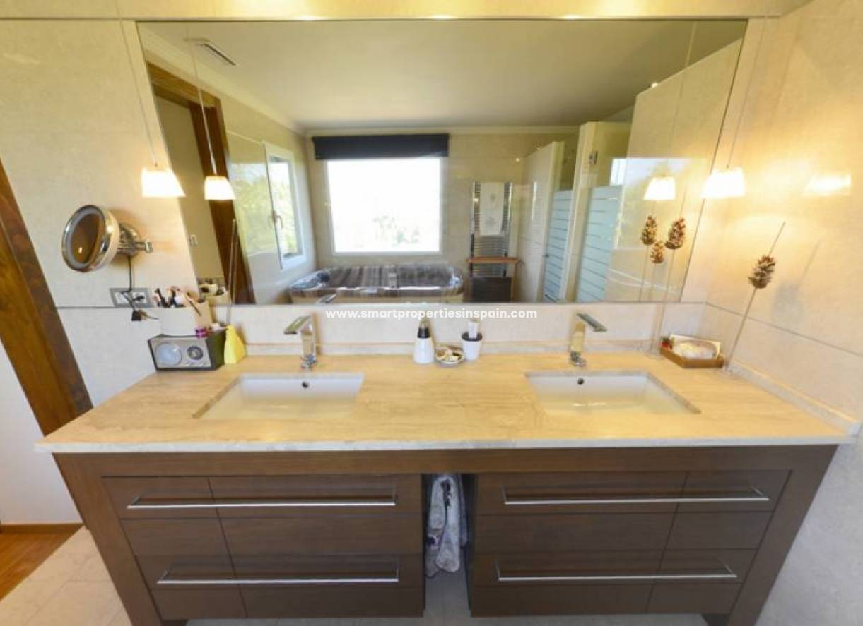 Wederverkoop - Detached Villa - Elche
