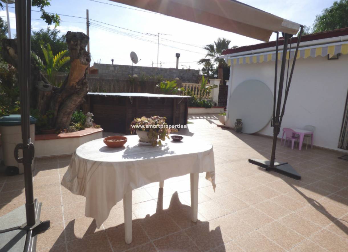 Wederverkoop - Detached Villa - La Marina - Urbanización La Marina