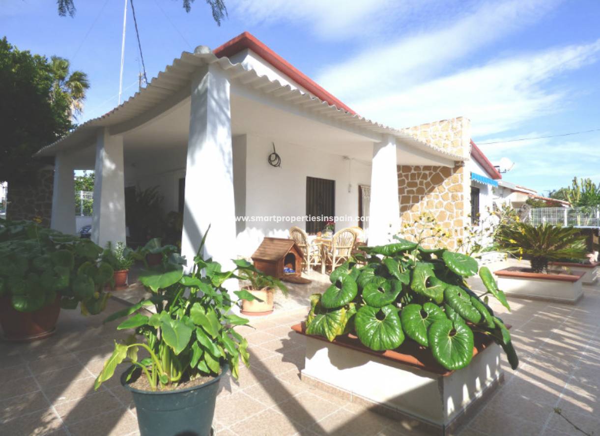 Wederverkoop - Detached Villa - La Marina - Urbanización La Marina