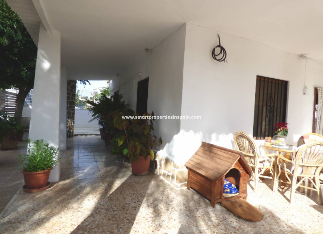 Wederverkoop - Detached Villa - La Marina - Urbanización La Marina
