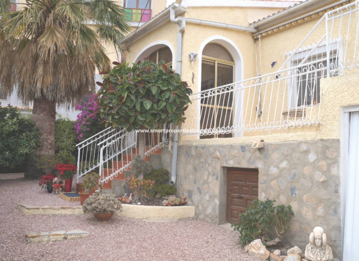 Wederverkoop - Detached Villa - La Marina - Urbanización La Marina