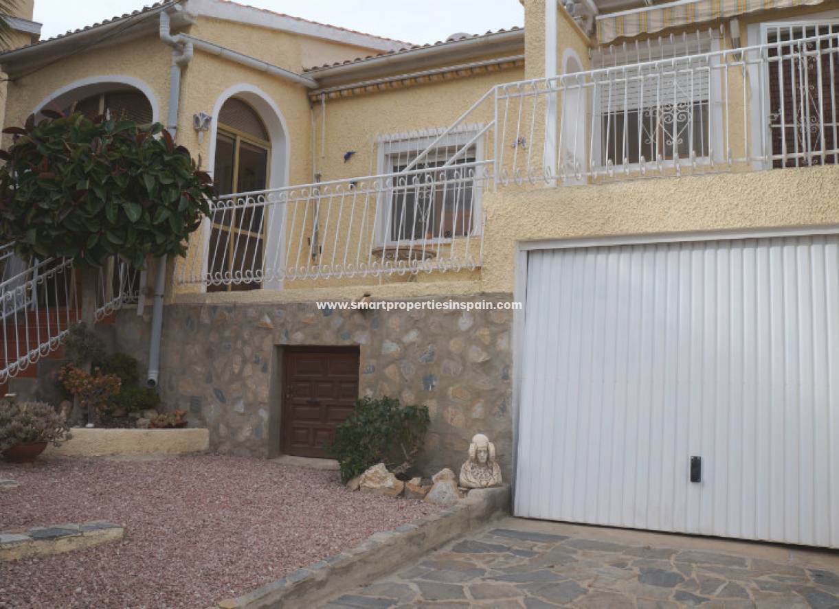 Wederverkoop - Detached Villa - La Marina - Urbanización La Marina