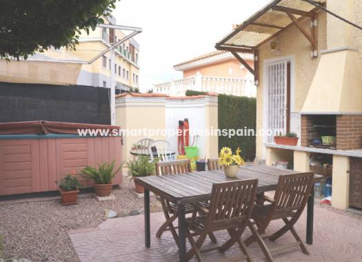 Wederverkoop - Detached Villa - La Marina - Urbanización La Marina
