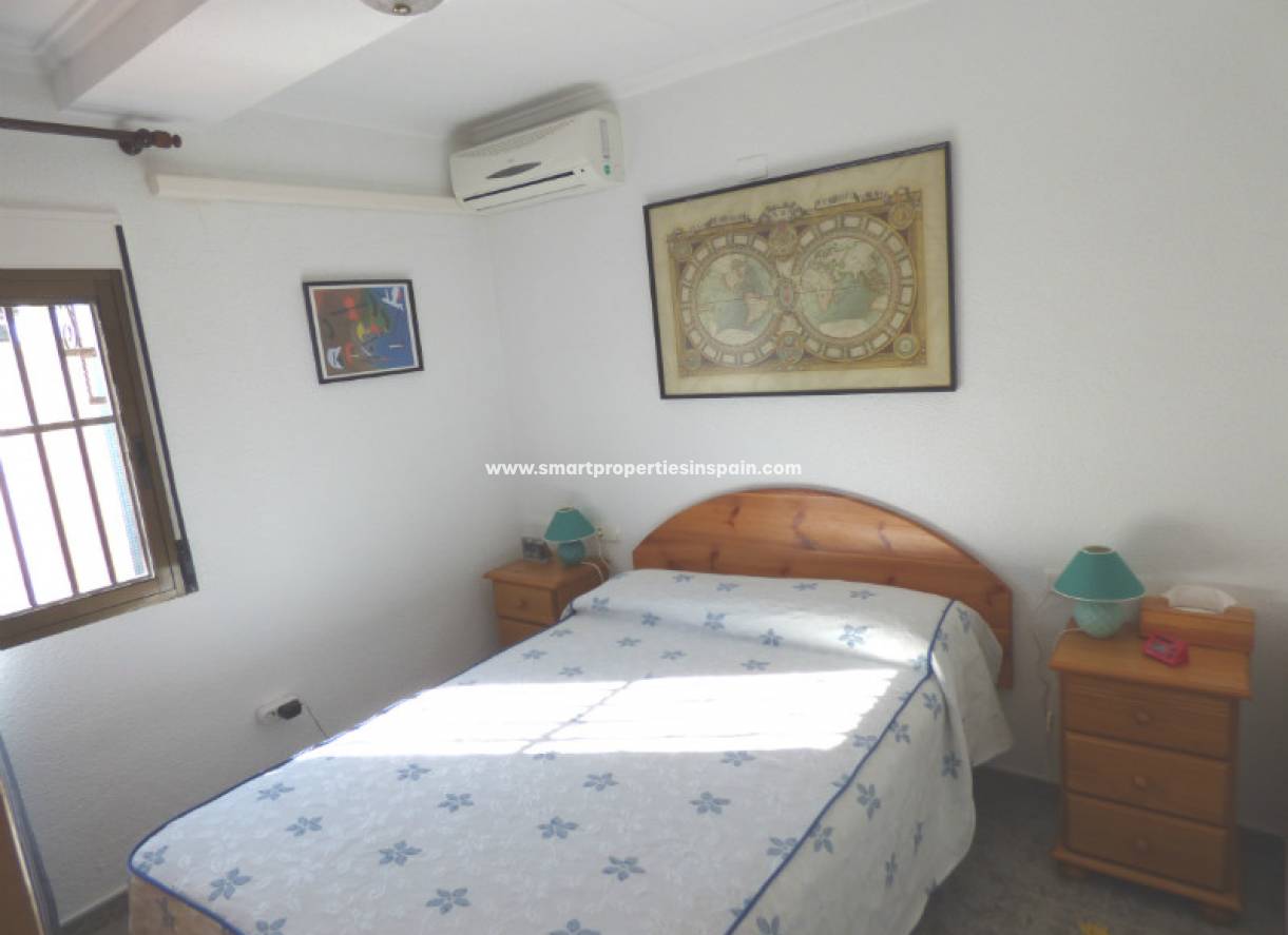 Wederverkoop - Detached Villa - La Marina - Urbanización La Marina