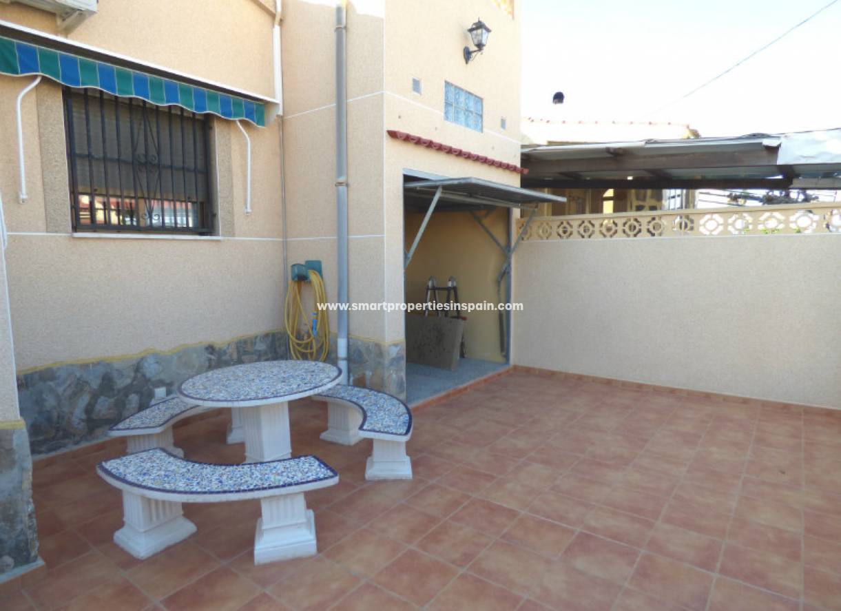Wederverkoop - Detached Villa - La Marina - Urbanización La Marina