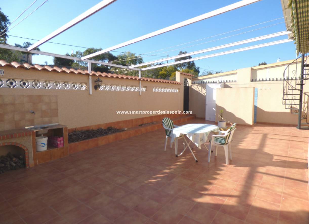 Wederverkoop - Detached Villa - La Marina - Urbanización La Marina
