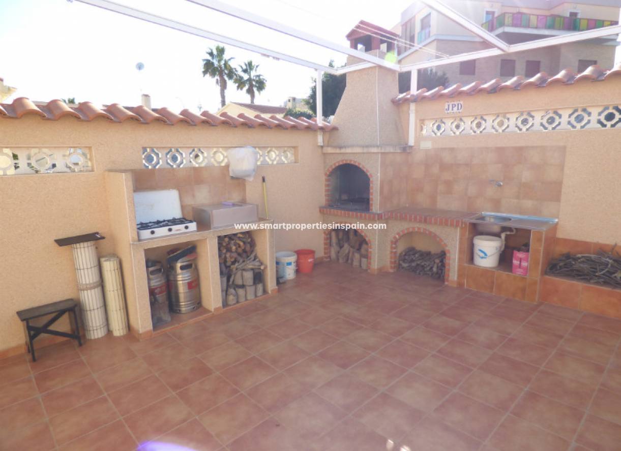 Wederverkoop - Detached Villa - La Marina - Urbanización La Marina