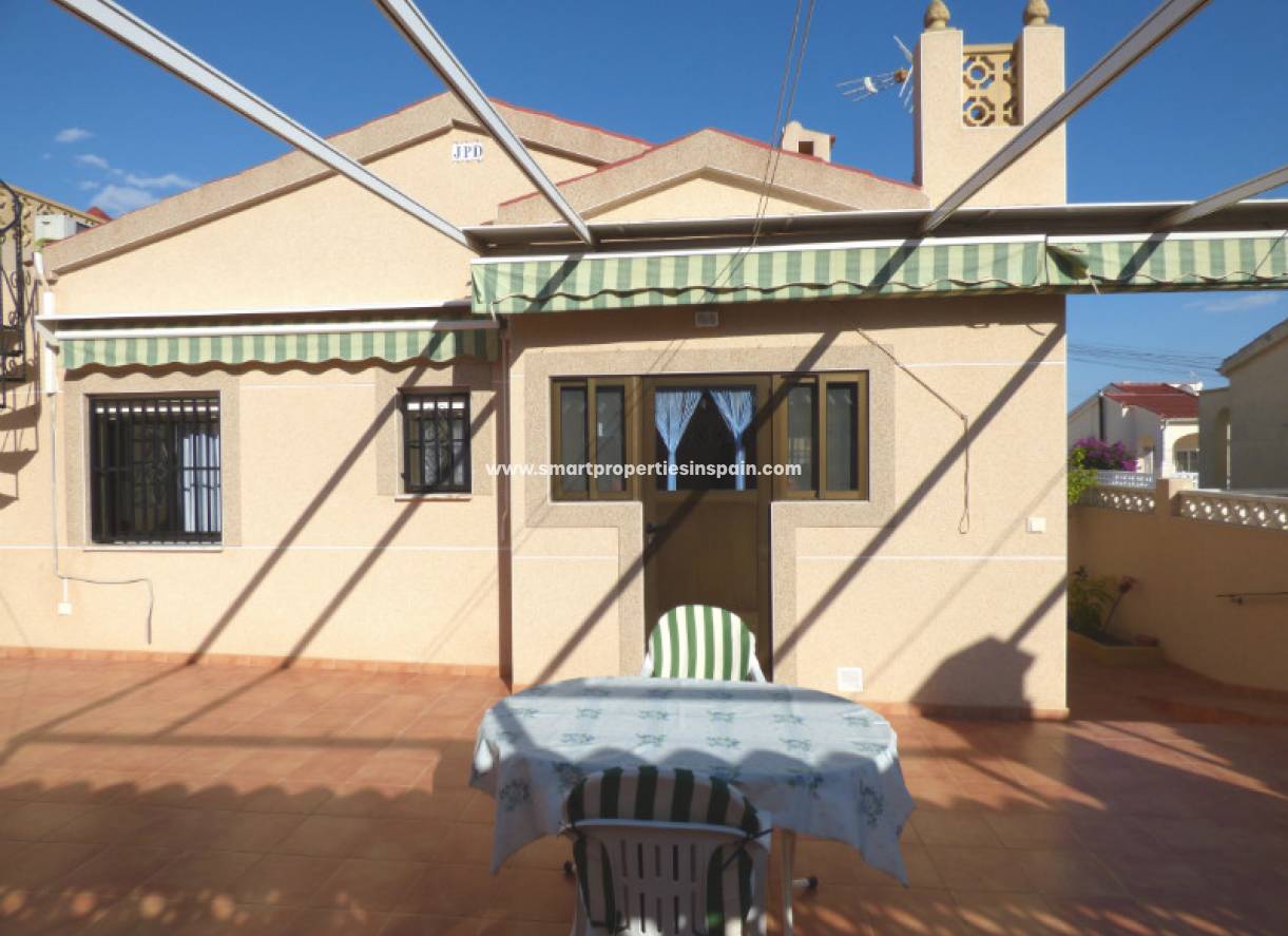 Wederverkoop - Detached Villa - La Marina - Urbanización La Marina
